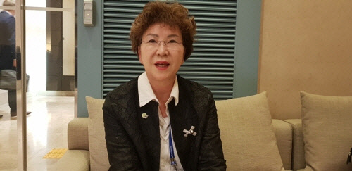 재독한인간호협회 박소향(65) 회장은 30일 연합뉴스와의 인터뷰에서 "재외한인 간호사들이 고국에서 저렴하게 묵을 수 있는 게스트 하우스를 제공해주면 좋겠다"고 말했다. 연합뉴스